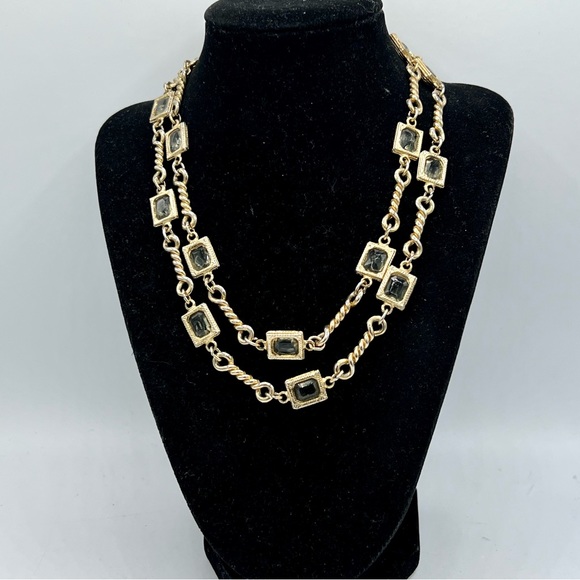Magnificent vintage gold tone chain necklace with crystal embellishments 34” - Picture 9 of 11